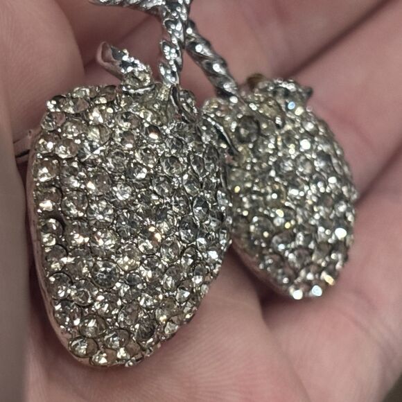 Vintage Weiss Rhinestone Brooch Strawberry Fruit Pin Clear Silver Tone - Picture 5 of 15